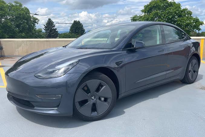 Tesla model 3 long rang awd