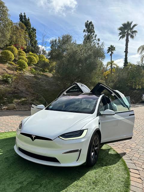 Tesla model x long rang