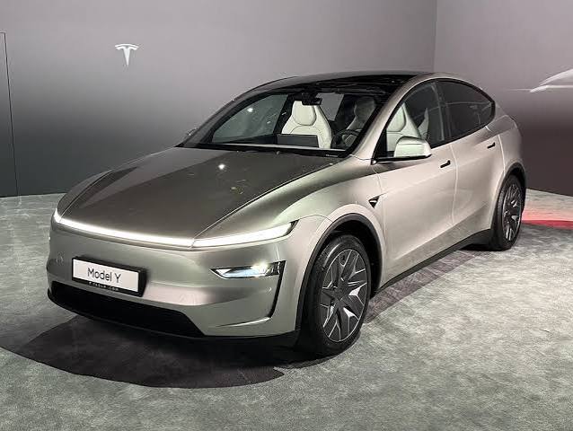 Model Y L premium